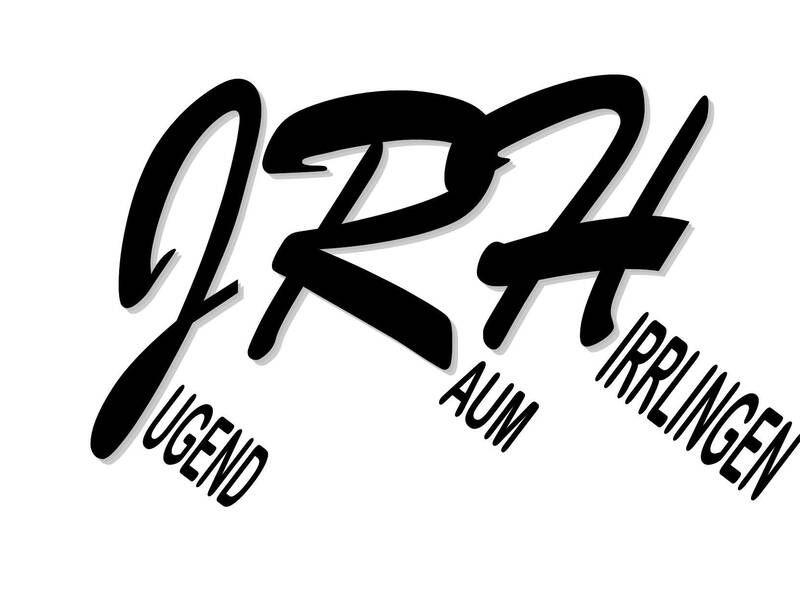 Das Bild zeigt stilisiertes Logo mit den Buchstaben "JRH" in schwarzer, geschwungener Schrift und den darunter kleineren Worten "JUGEND RAUM HIRRLINGEN".